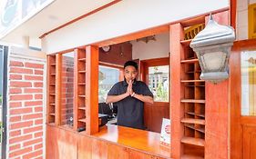 Capital O 1541 Puri Cikole Asri